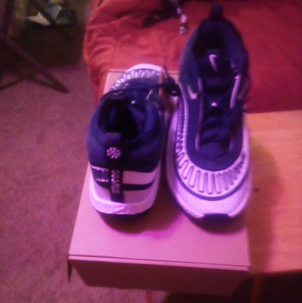 Men's Nike cosmic unity shoes 10.5